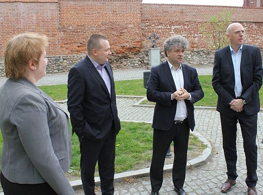 Przedstawiciele NMF Group z wizytą u Burmistrza 8155