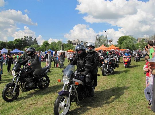Majówka w Wilkowie odwiedzana tłumnie 8228