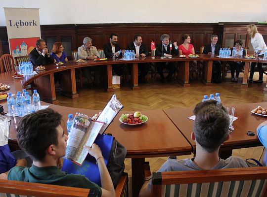 Uczniowie z Turcji i Włoch poznają nasze miasto 8318