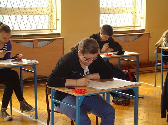 KONKURS CHEMICZNY ,, Chemikalia” ma 10 lat 8438