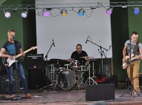 Przegląd muzycznych zespołów i kapel garażowych w 8643
