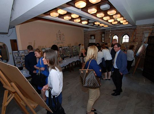 IV Międzynarodowa Konferencja oraz VIII 8704