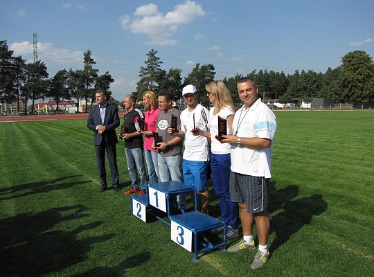 Szkolne zawody lekkoatletyczne na nowej bieżni 10057
