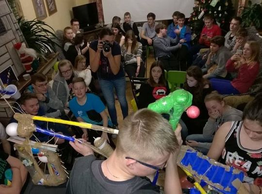 Śnieg,narty i dobra zabawa. 10736