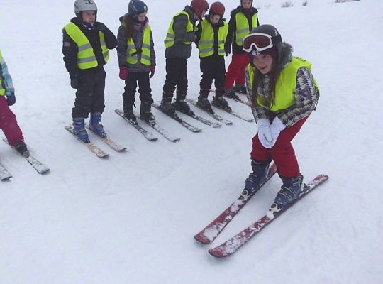 Śnieg,narty i dobra zabawa. 10743