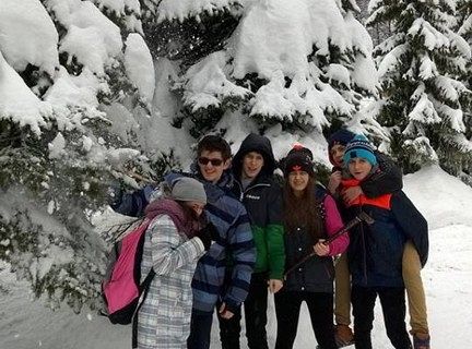 Śnieg,narty i dobra zabawa. 10744