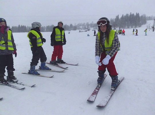 Śnieg,narty i dobra zabawa. 10746