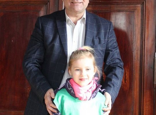 Przedszkolaki do ratusza przyniosły wiosnę 10880