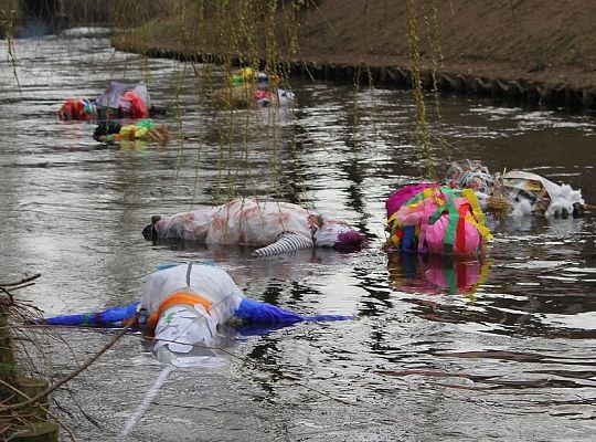 Marzanny pożegnały zimę 10915