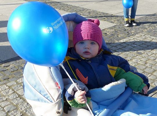 Niebieski Marsz dla Autyzmu przemaszerował przez 11113