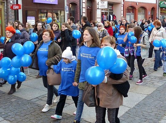 Niebieski Marsz dla Autyzmu przemaszerował przez 11107