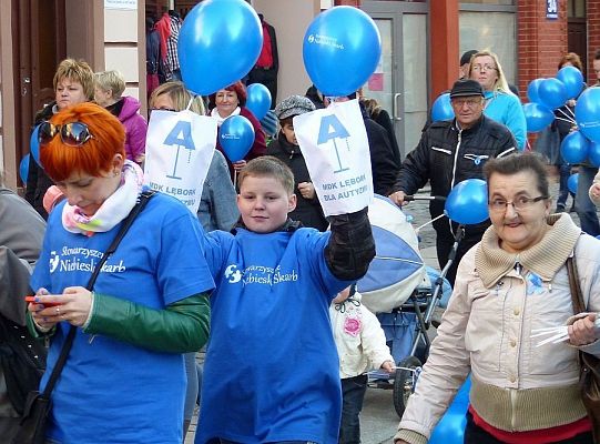 Niebieski Marsz dla Autyzmu przemaszerował przez 11110