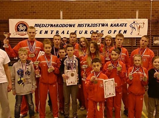 Kolejny sukces zawodników lęborskiego Shotokana 11159