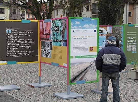 Wystawa na placu Pokoju 11301