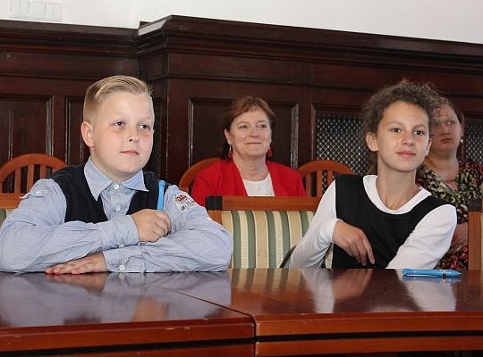 Szybko czytali o książkach i kamieniach 11515
