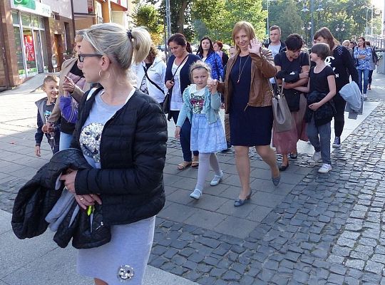 Pląsy w średniowiecznych rytmach 13227