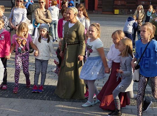 Pląsy w średniowiecznych rytmach 13260