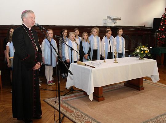 Ksiądz Biskup kolędował w ratuszu 13859
