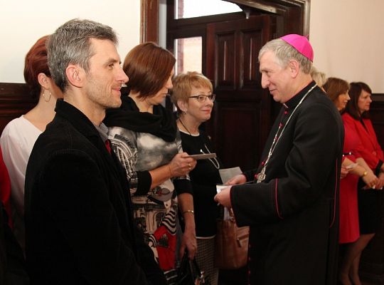 Ksiądz Biskup kolędował w ratuszu 13864