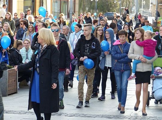 Marsz dla Autyzmu przeszedł ulicami Lęborka 14165