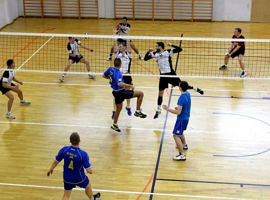 Bojan Żubry mistrzem Amatorskiej Ligi Siatkówki 14432