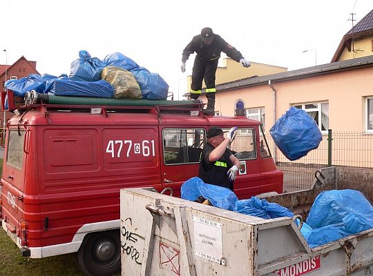 Wysprzątali rzekę Łebę 14467