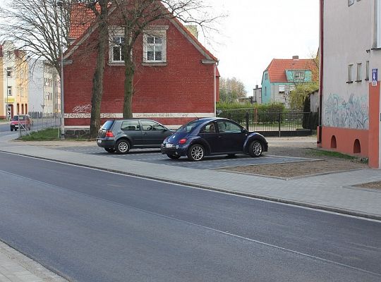 Nowa nawierzchnia i parkingi na Wybickiego 14472