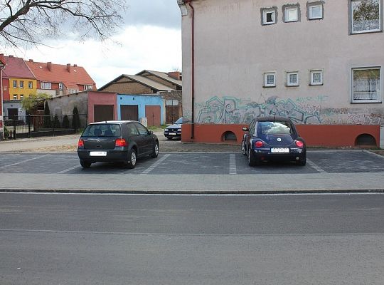 Nowa nawierzchnia i parkingi na Wybickiego 14474