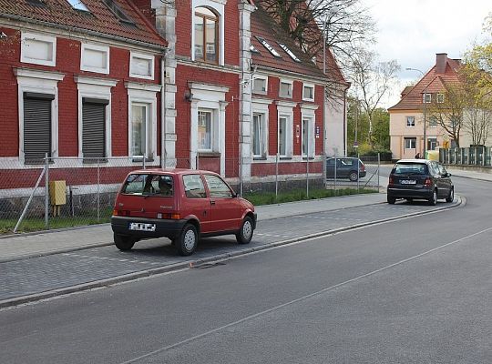 Nowa nawierzchnia i parkingi na Wybickiego 14478