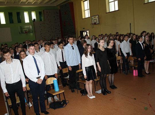 Uczniowie odebrali świadectwa i rozpoczęli wakacje 15278