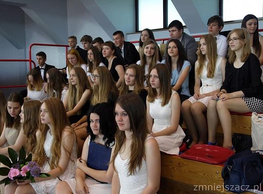 Uczniowie odebrali świadectwa i rozpoczęli wakacje 15256