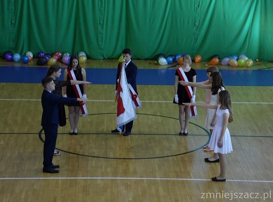 Uczniowie odebrali świadectwa i rozpoczęli wakacje 15262