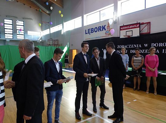 Uczniowie odebrali świadectwa i rozpoczęli wakacje 15275