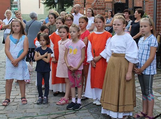 Warsztaty i pokazy tańców dawnych 15971