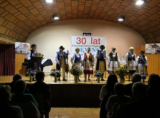 30 lat Kaszubskiego Zespołu Regionalnego „LEVINO” 16470
