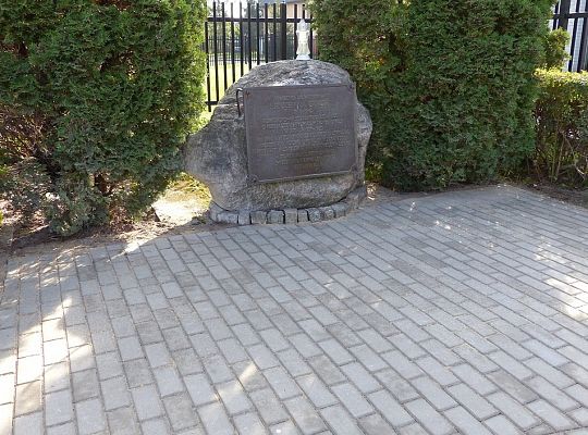 Ks. Gracza z nowym chodnikiem 16624