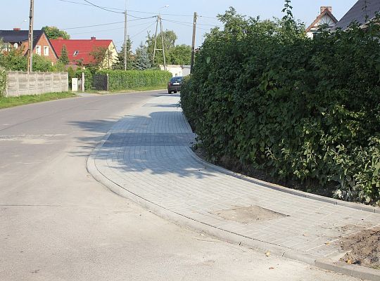 Ks. Gracza z nowym chodnikiem 16622