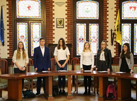 III Sesja Młodzieżowej Rady Miasta 17008