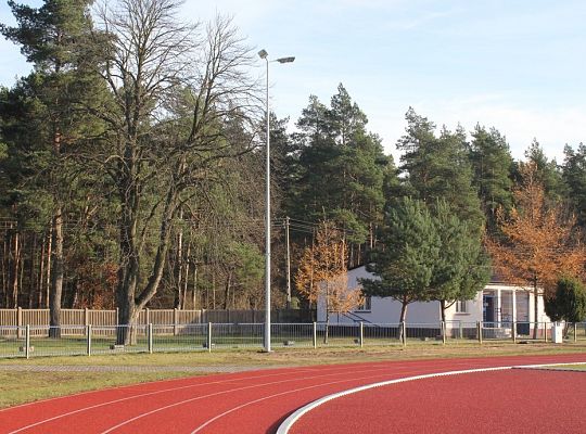 Pobiegają przy światłach. Lampy LED na bieżni 17246