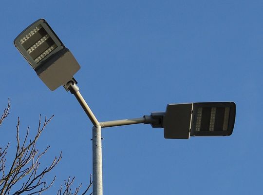 Pobiegają przy światłach. Lampy LED na bieżni 17248