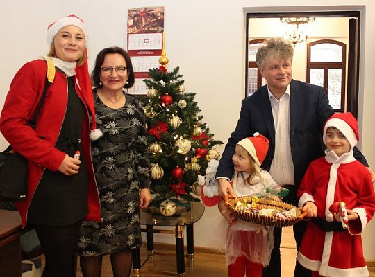 Świąteczna wizyta przedszkolaków z "Jesteśmy 17474