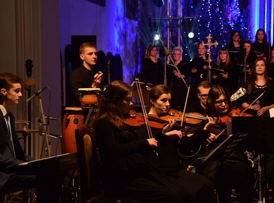 Noworoczny Koncert Świąteczny w międzynarodowej 17756