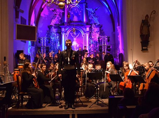 Noworoczny Koncert Świąteczny w międzynarodowej 17758