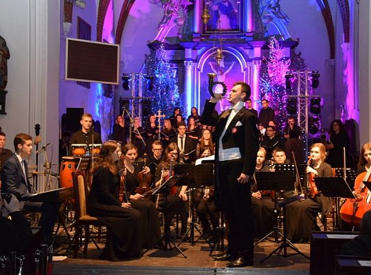 Noworoczny Koncert Świąteczny w międzynarodowej 17761
