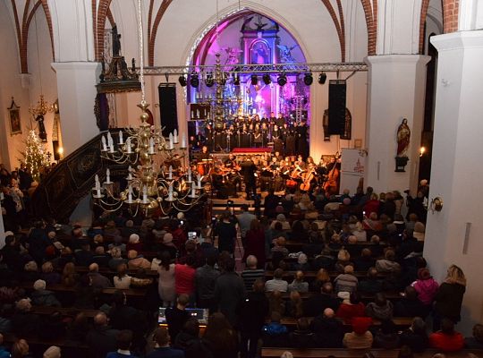 Noworoczny Koncert Świąteczny w międzynarodowej 17764