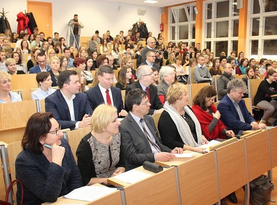 Konferencja o kształceniu ogólnym w Powiecie 18013