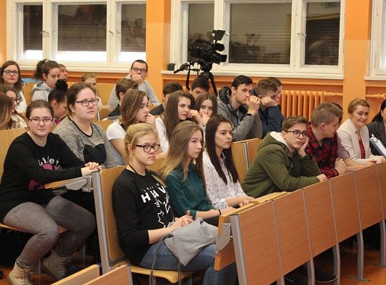 Konferencja o kształceniu ogólnym w Powiecie 18018