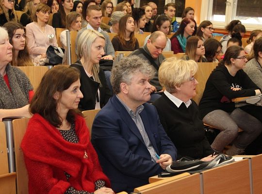 Konferencja o kształceniu ogólnym w Powiecie 18012