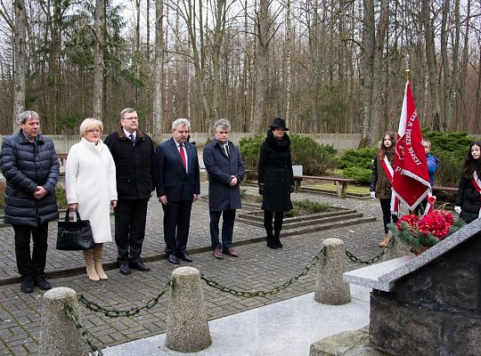 Ambasador Łotwy z wizytą na cmentarzu w Krępie 18247