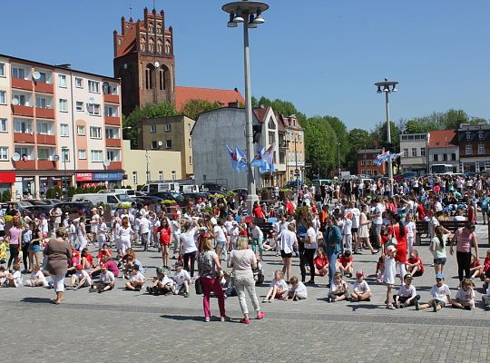 Rekord w tańczeniu układu choreograficznego do 19040